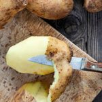 Чистить картошку