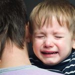 плачущий ребенок